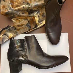 NWOT - Munro Brown ankle boots from Nordstrom